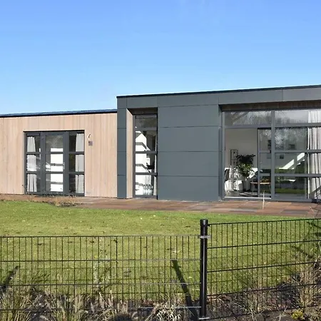 Enkhuizer Sonnenblume Vierte Reihe Mit Zaun Haus Nr 234 Ferienhaus Enkhuizen