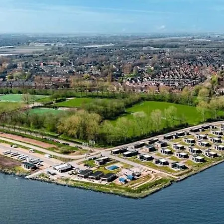 Enkhuizer Sonnenblume Vierte Reihe Mit Zaun Haus Nr 234 Feriehus Enkhuizen